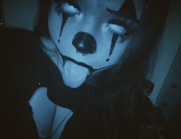 lanaluvsx's tweet photo. 🤡🤡

https://t.co/vFsyaqFtEC

#foryoupage #viral #girls #alternative #women #lgbtq #pansexual #onlyfans #sellingcontent #nsfw #nsfwtwt #sugarbaby #selling #clowns #goviral #gooner #goth #emo #young #teens https://t.co/ixWK3Wn486