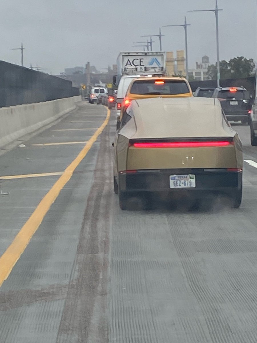 tgtanalytics's tweet photo. @elonmusk @elonmusk I saw one in NYC yesterday morning. Pretty cool! But I noticed something weird ,the wheel alignment doesn’t look right. https://t.co/29CSQPKx67
