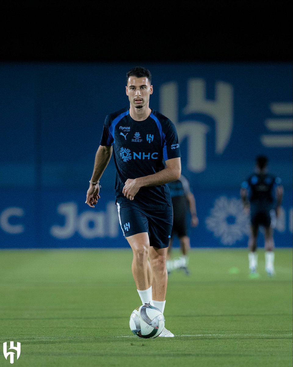 Alhilal_EN's tweet photo. First day at work 🤩💙 https://t.co/cddUKlETPP