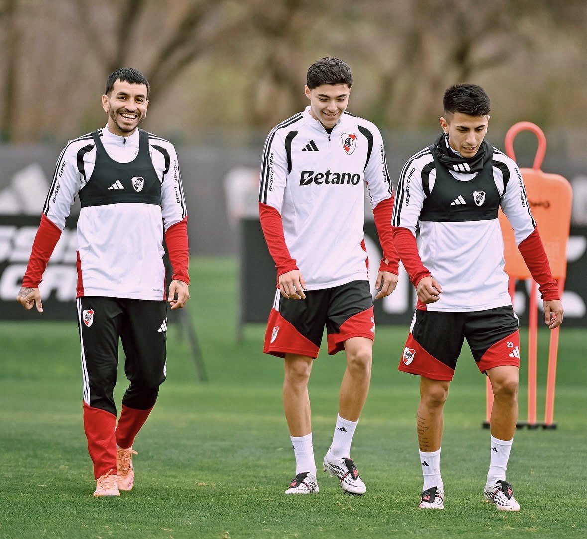 maxpugliese92's tweet photo. CORREA, ANDRADA Y ALMADA ⚽️ https://t.co/80K5069Jcv
