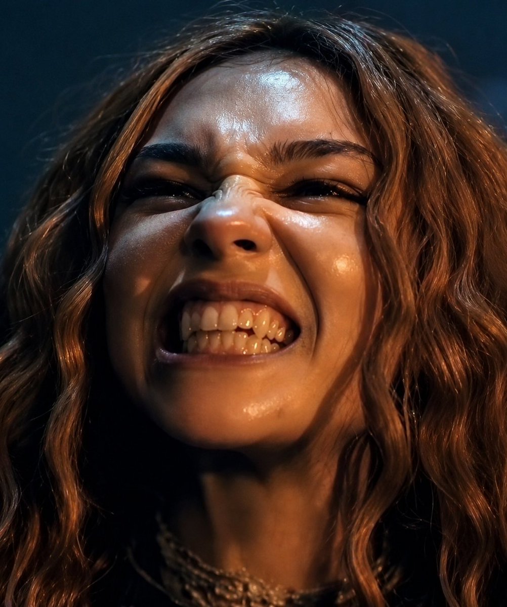 FACECARDSSSS's tweet photo. KEEP YOUR FANGS OUT https://t.co/Nc9qsyUWo9