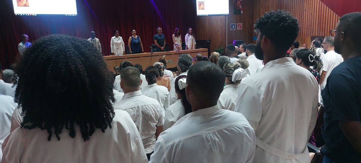 ACN_Cuba's tweet photo. 🏥🇨🇺 Hospital Pediátrico Juan Manuel Márquez, fue escenario de una emotiva jornada de agradecimiento por la segunda visita de @openarms_fund, que, entregó un nuevo donativo de insumos médicos, leche y medicamentos, sumándose a la solidaridad de la sociedad civil 🇲🇽.

#ACNreporta https://t.co/ra7ORJAu0y