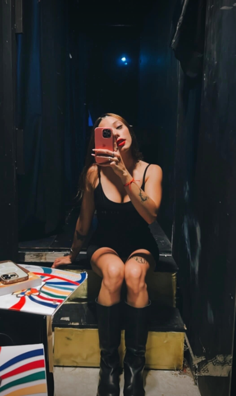 NyssaBaby's tweet photo. How far are you willing to go for a babe like me? 💕

show me here: https://t.co/sXu6zsXMwm https://t.co/jCXa2WiVDJ