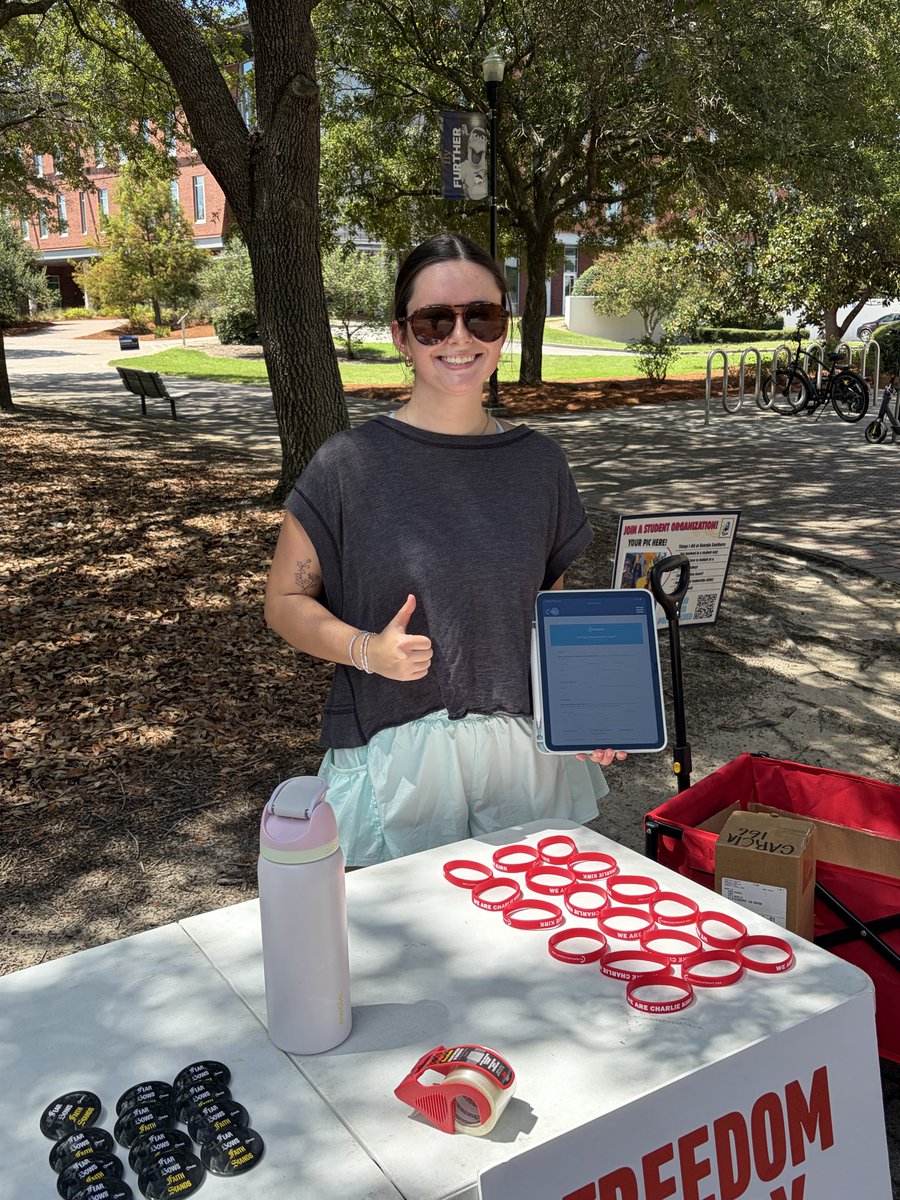 allisonbaileyy7's tweet photo. Had a great day tabling advertising my chapter’s meeting tonight AND encouraging people to check their voter status!  

Check your status ⬇️

https://t.co/SQhTQOGeZ7 https://t.co/5rq0KMS2Zh