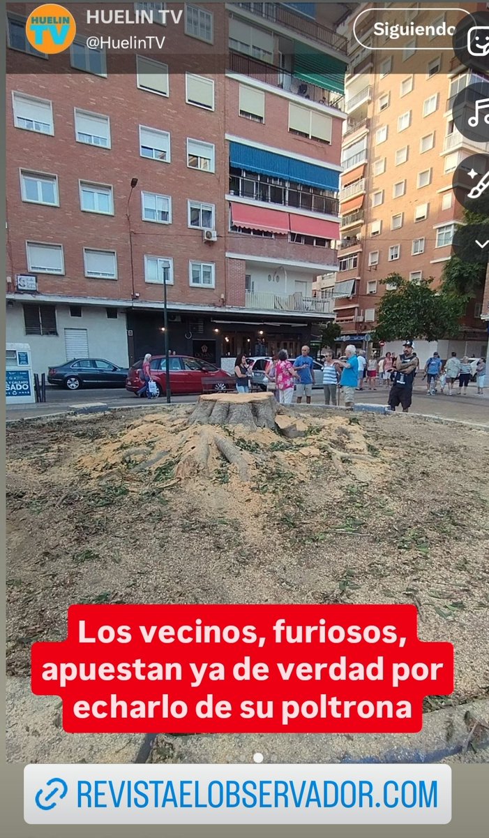 _ElObservador_'s tweet photo. #OJO

El @AlcaldePP de @Malaga @PacoDeLaTorreP miente a los vecinos.

Ayer promete un estudio de árboles que se caen y hoy, no lo hace, y tala un ficus que es un símbolo de la barriada #LaPaz.

No hay que despistarse y pedir la dimisión de secundarios. 

#DeLaTorre decide todo.
. https://t.co/Zxpw2RHjbU