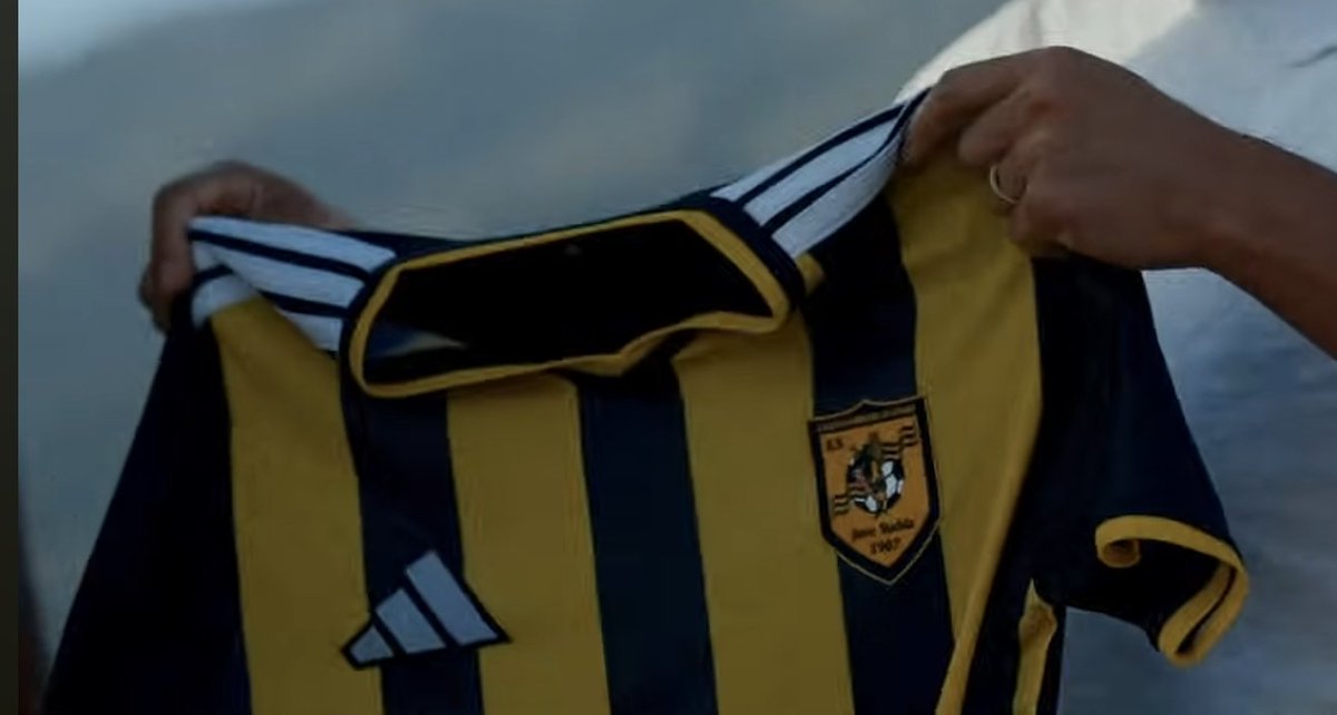 _Fonzv's tweet photo. SONO INNAMORATO 🐝

ADIDAS x JUVE STABIA https://t.co/lotNWDhWNb