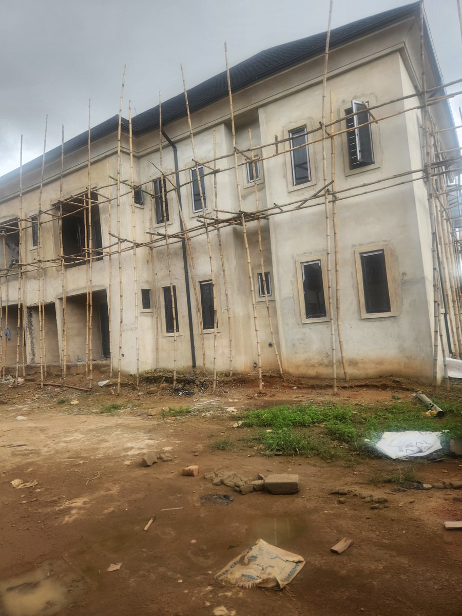 Engrgreg231's tweet photo. If you have ₦10m today, would you rather:

A. Buy land
B. Start building
C. Start a business
D. Invest it elsewhere

Be realistic. 👇
#constructiontips #buildingconstruction @highlight https://t.co/XBQ6jqzyos