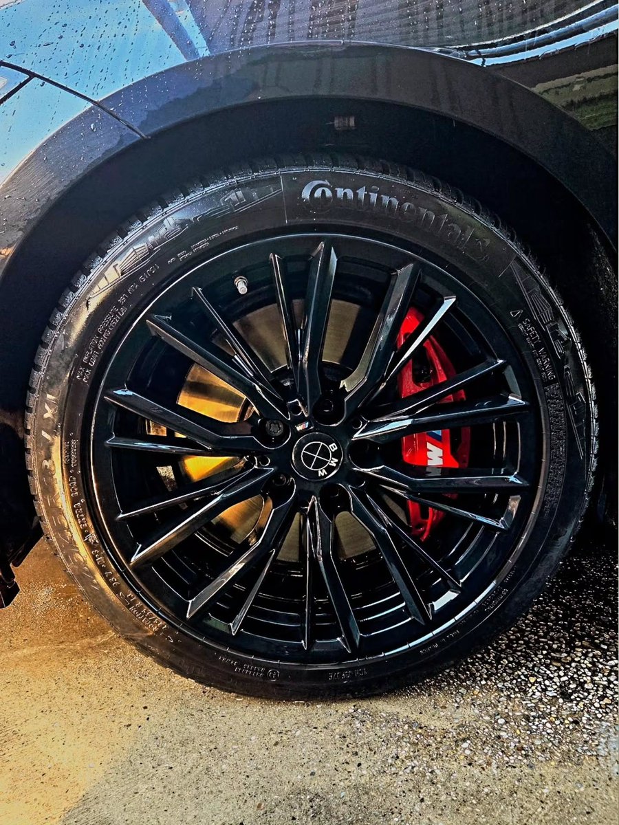 AllegraTop5p's tweet photo. Ready for the long weekend. Have a great evening. Black beast: BMW 330i M Sport G21 https://t.co/aNF9cKxUR2