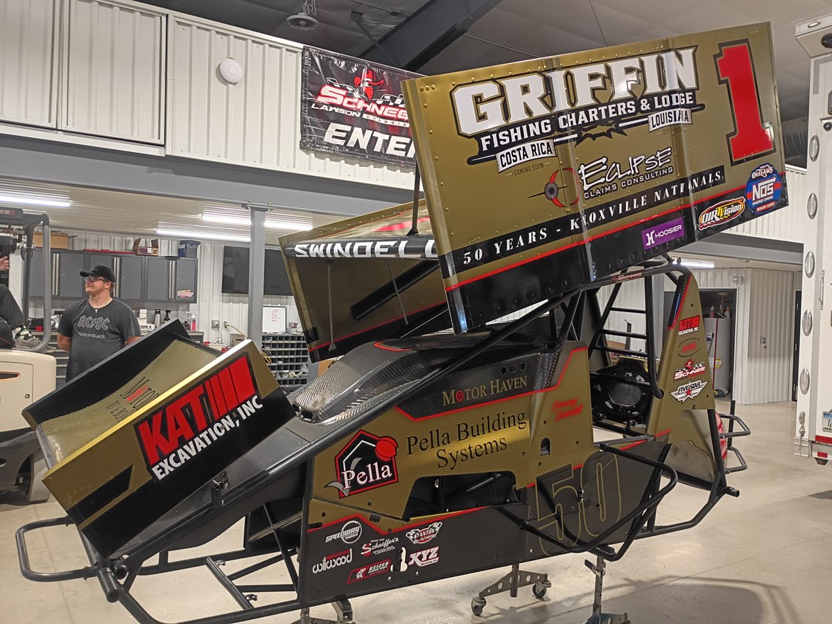 SchneeLawson's tweet photo. This piece of history will be coming to auction.  Time and place for the auction will be announce soon.  Interested parties may message for more details about the chassis and body. Pics are current condition. https://t.co/hJF1umvLfl