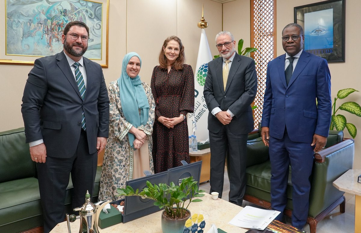 isdb_group's tweet photo. Dr. Rami Ahmed, #IsDB Vice President (Operations), received today HRH Princess Sarah Zeid, Special Adviser to the UN Emergency Relief Coordinator on Maternal and Newborn Health in Crisis, at IsDB Headquarters in Jeddah today.

The meeting provided an opportunity to exchange views on strengthening practical partnerships to support government-led priorities in maternal and newborn health, nutrition and resilient health systems, and to explore how IsDB can contribute through its financing and country engagement.