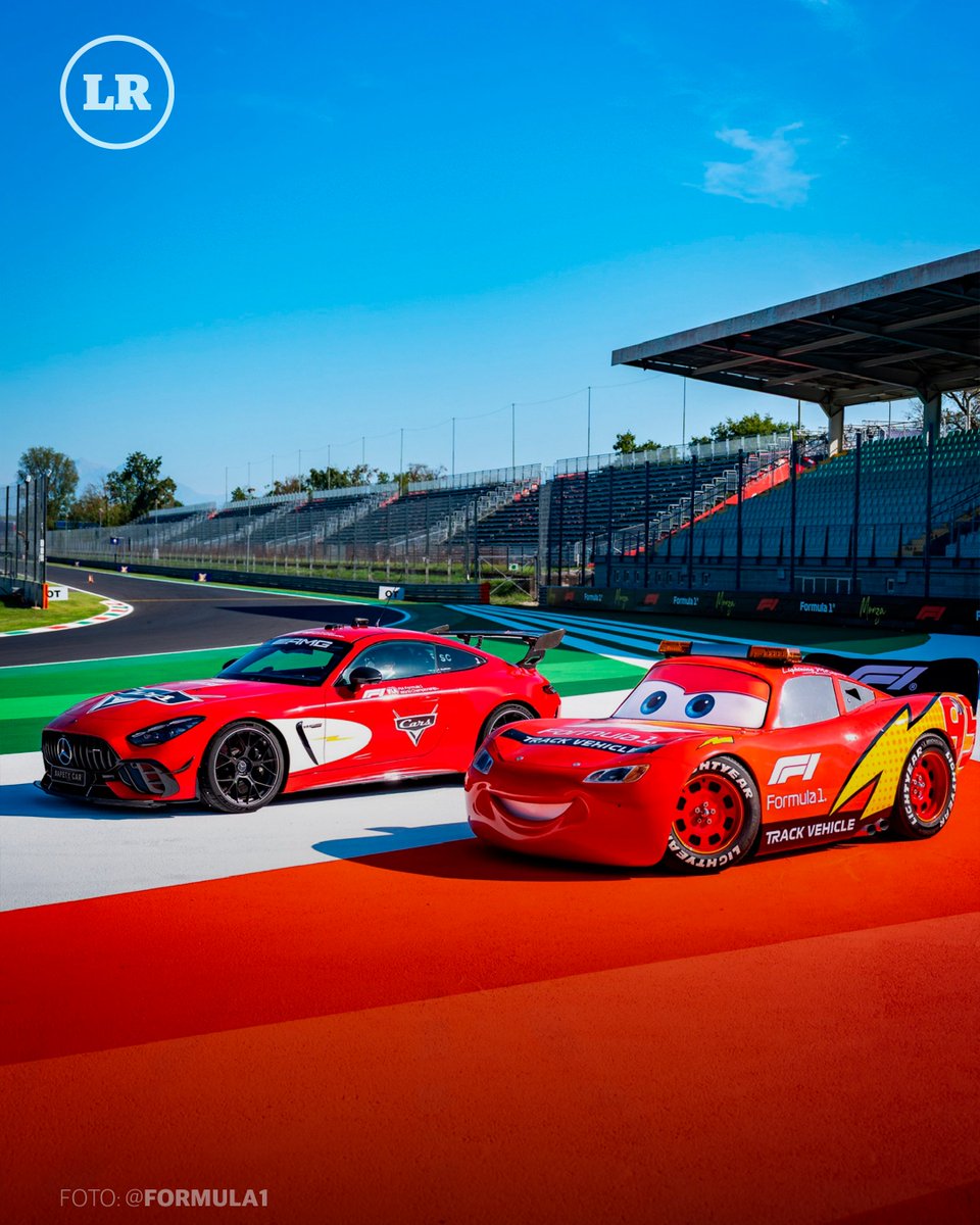 LaRazon_mx's tweet photo. ¡Cuchao! El Rayo McQueen llegó al Gran Premio de Italia. 😍🏎️
❤️ El icónico auto de carreras de Pixar, siete veces campeón de la Copa Pistón, celebra el 20.° aniversario de su franquicia, al presentarse en el Gran Premio de Italia 2026.
#RayoMcQueen #Pixar #Aniversario #GranPremioDeItalia