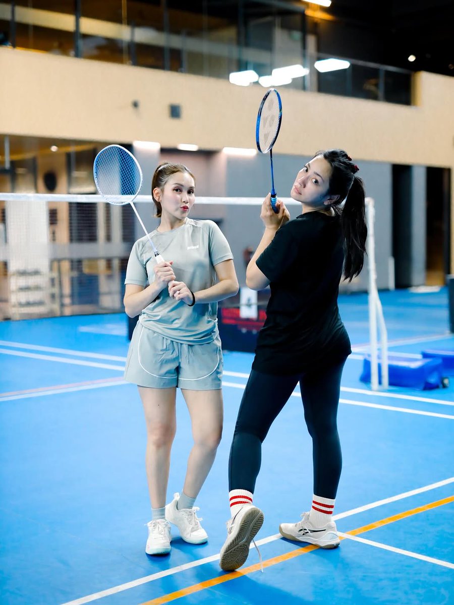 tesaol's tweet photo. Baru saja beli peniti di pasar
Besoknya rencana ke pulau Bali
Jangan sekali-kali nantangin ayu dan hesti
Pasti kamu yang akan menjualnya kalau aku beli
😝🏸💃💪🏻😘
Sangat asyik hahaha 😜🫶🏻 https://t.co/jsHMbxCRdX
