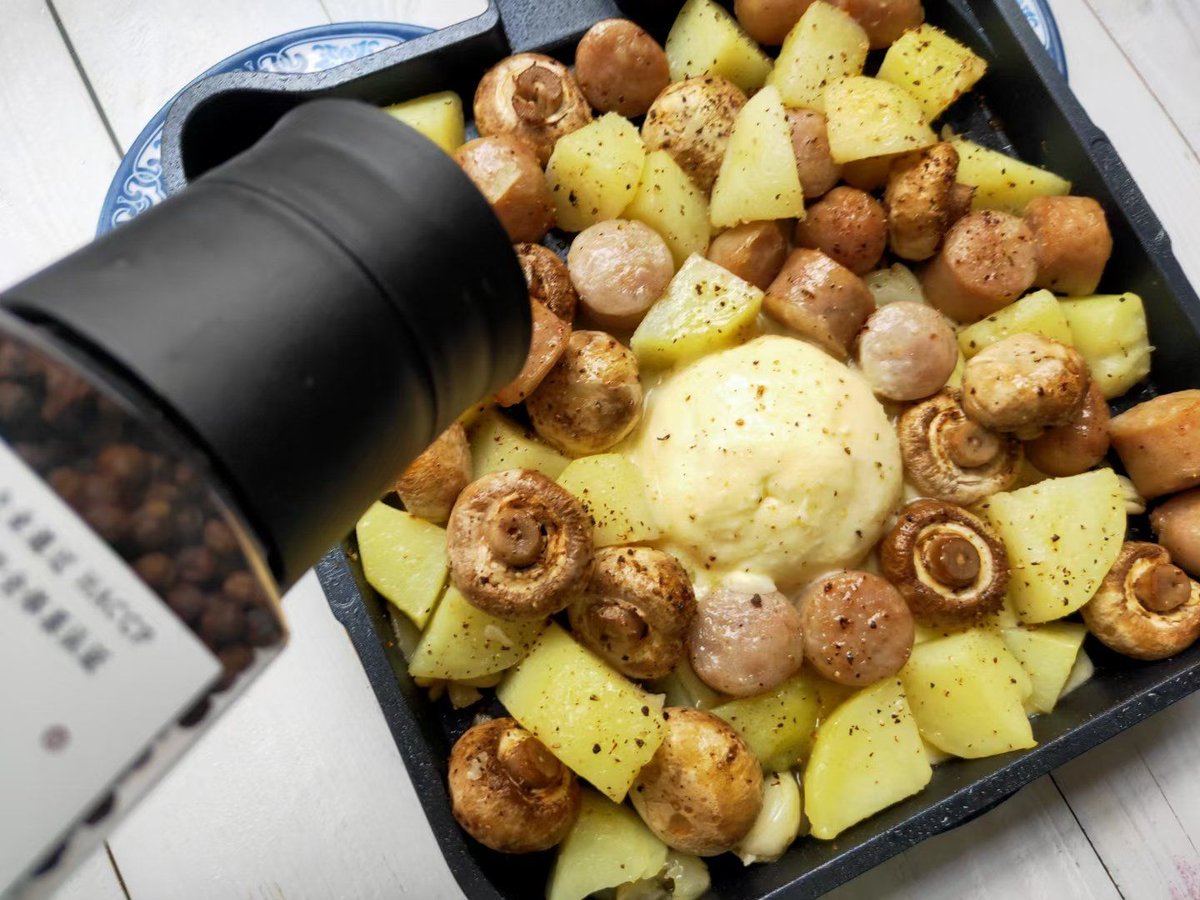 AOS20302030's tweet photo. Just whipped up creamy garlic Parmesan mushrooms in 10 mins—snack time just got fancy  #HomeCookingWin， https://t.co/fmhzcHI7Hx