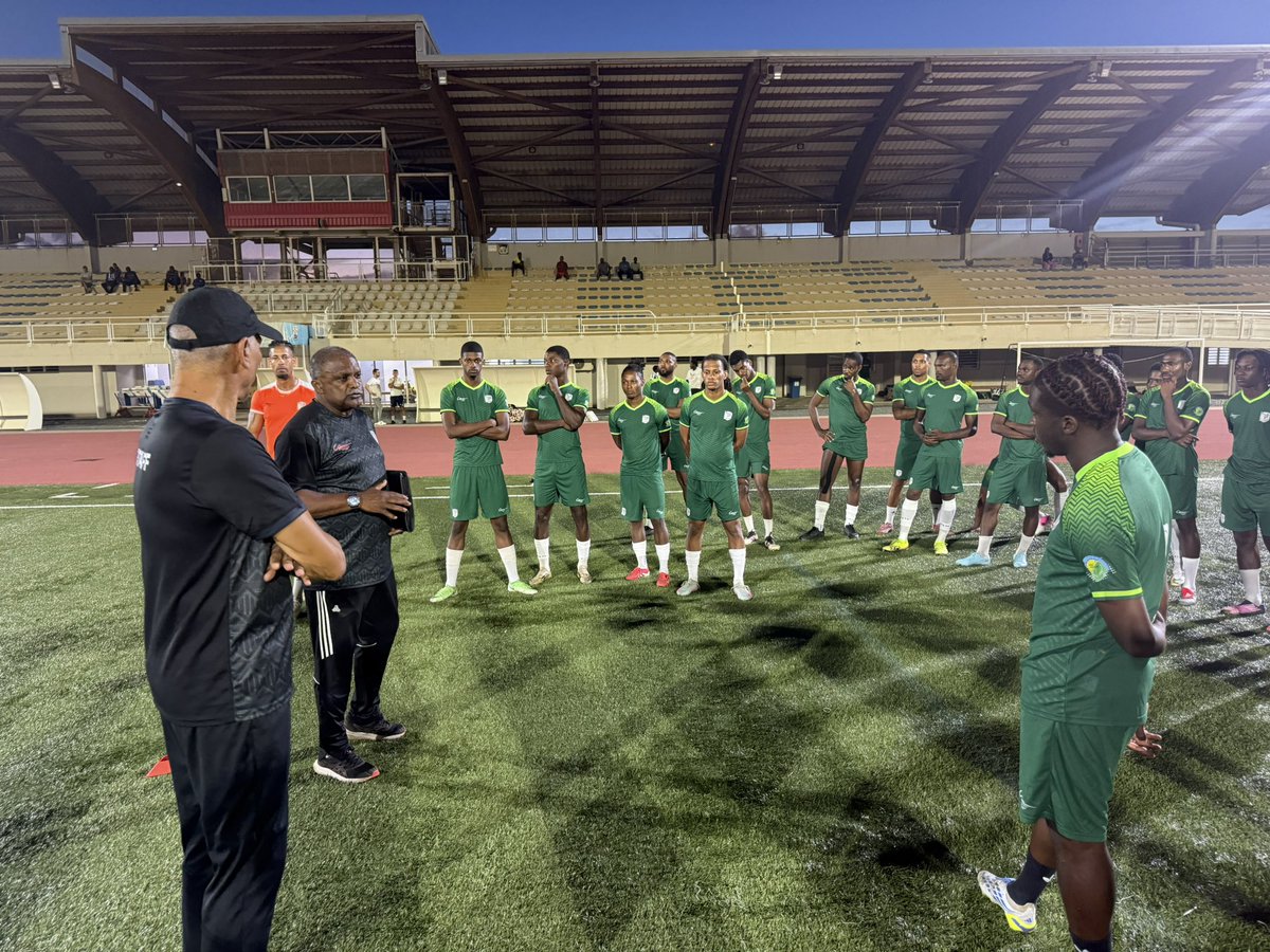 LGF971's tweet photo. #Sélection

La sélection de Guadeloupe disputait, hier soir au Moule, une rencontre de préparation à la @CNationsLeague qui débute le 25/09 face à une équipe composée de joueurs du CSM, de l'AS Dynamo et de L'Étoile. 

1/2 https://t.co/efFE9LlBpa