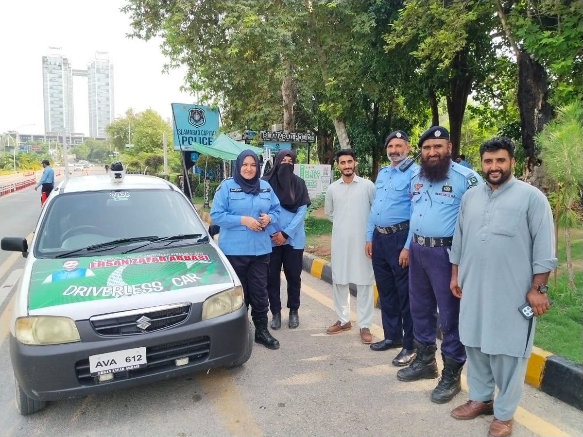 EhsanZafar612's tweet photo. #Trendingcar
#Ehsanzafarabbasi
#Driverlesscar
#Internetcontrolcar https://t.co/4dEFFnHmmQ