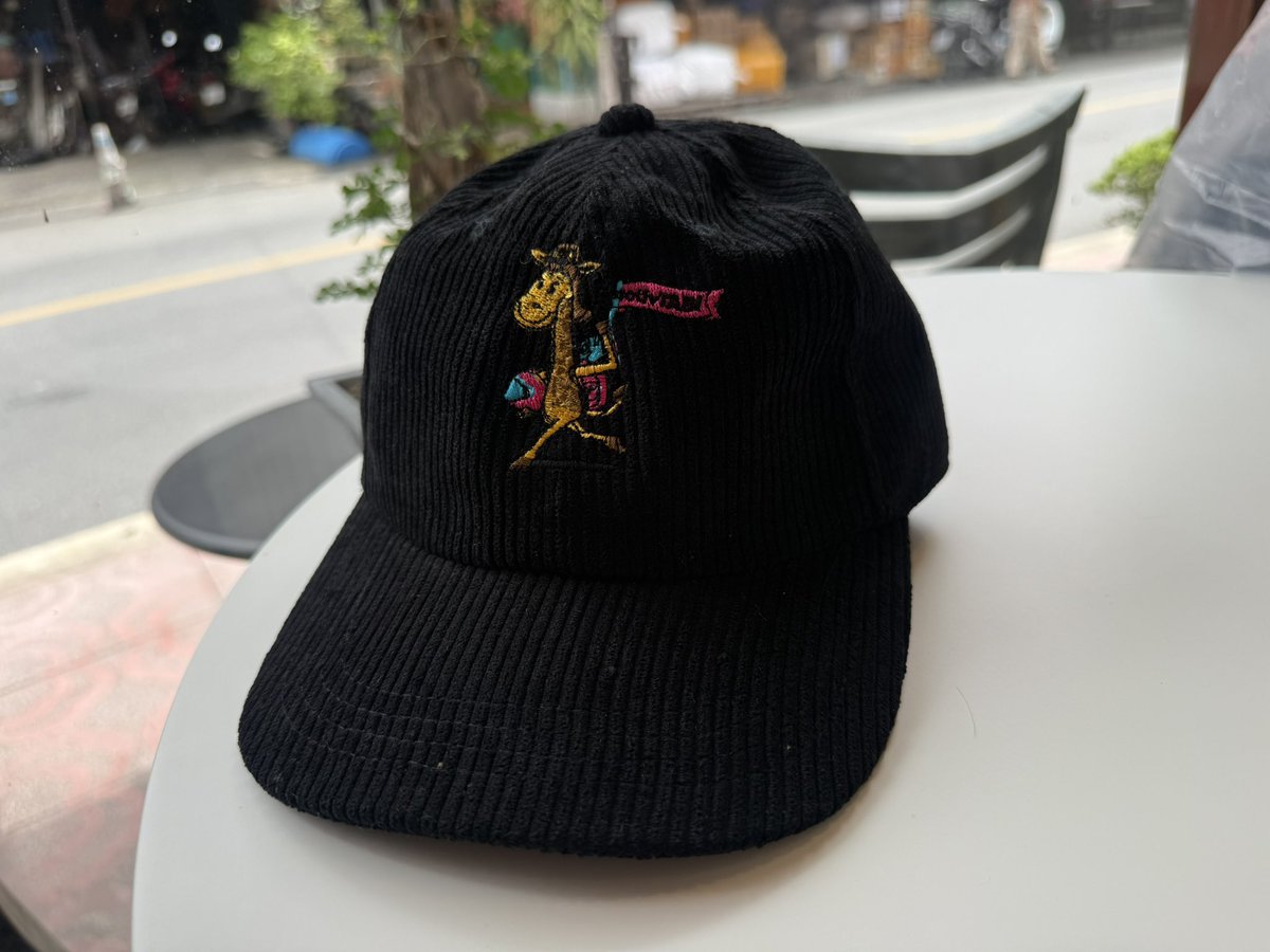 kanae318191's tweet photo. おはようございます！
MotoSmileに秋らしいキャップが仲間入りしました☺️
刺繍と、かたちがポイントです♡

もうすぐMotoSmile7周年です！！
いつもありがとうございます☺️
詳細は👇
https://t.co/tGJxJ9etLb https://t.co/fYyXfdLUkR