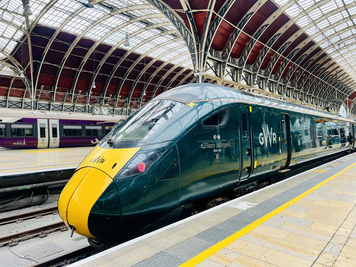 AlexHynes's tweet photo. A great familiarisation trip on the Great Western, courtesy of @GWRHelp and @networkrailwest. Learnt a lot! Lots of things to be proud of, and lots of opportunities to create a better railway for customers too. Thank you to Mark, Marcus and their brilliant teams. #prideinservice https://t.co/UTxa0W4kFl