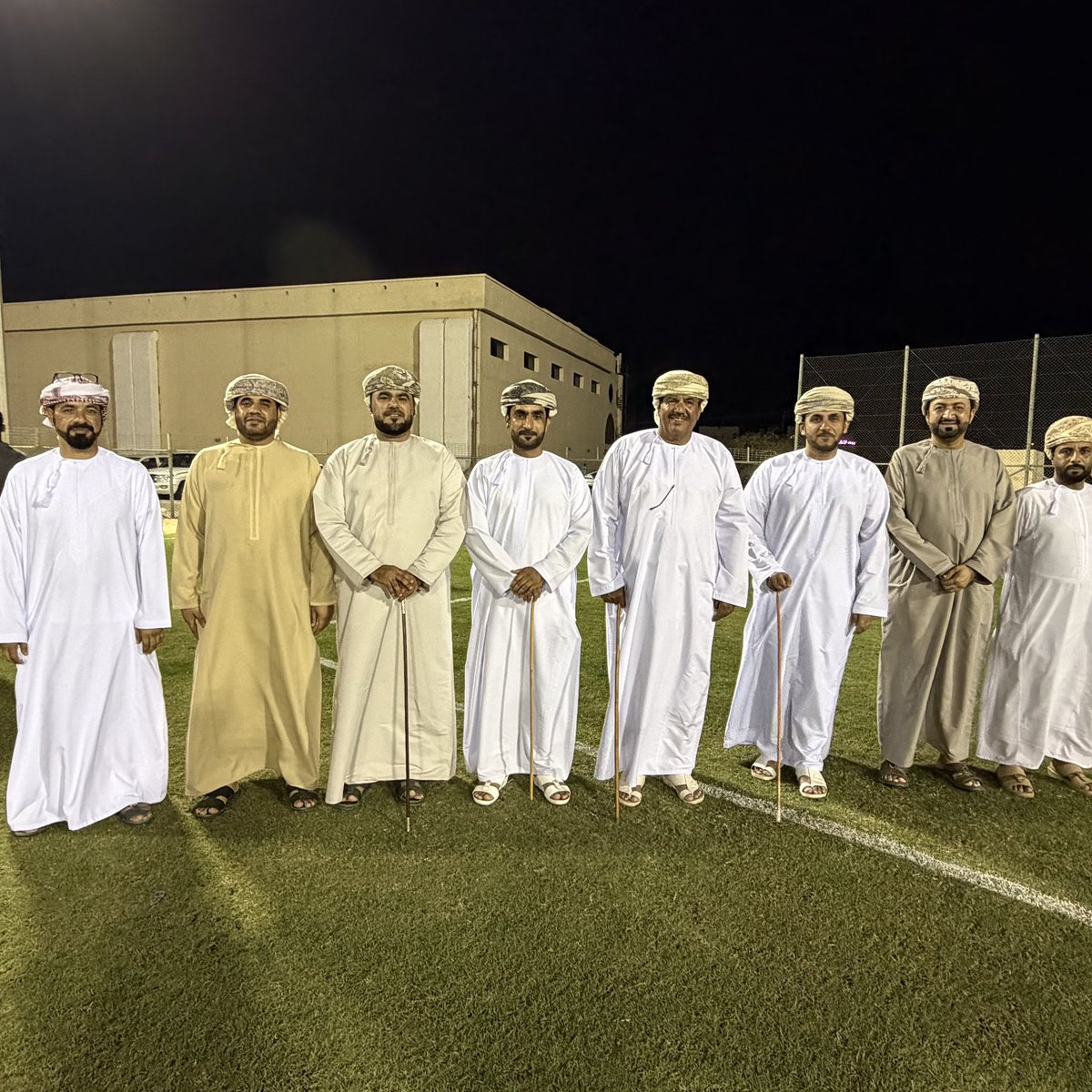 Sssalim0ace's tweet photo. الفرق المشاركة ، وعلى الصعيد الفردي حقق اللاعب غيث سامي العلوي لقب الهداف برصيد ٧ أهداف وحقق حمدان راشد السحيمي لقب أفضل حارس ونال اللاعب حمد خلفان النعيمي حائزة أفضل لاعب في البطولة ، ليسدل الستار على البرنامج الصيفي لفريق اليرموك . هذا وبالله التوفيق . https://t.co/CKbe7V9Ko1