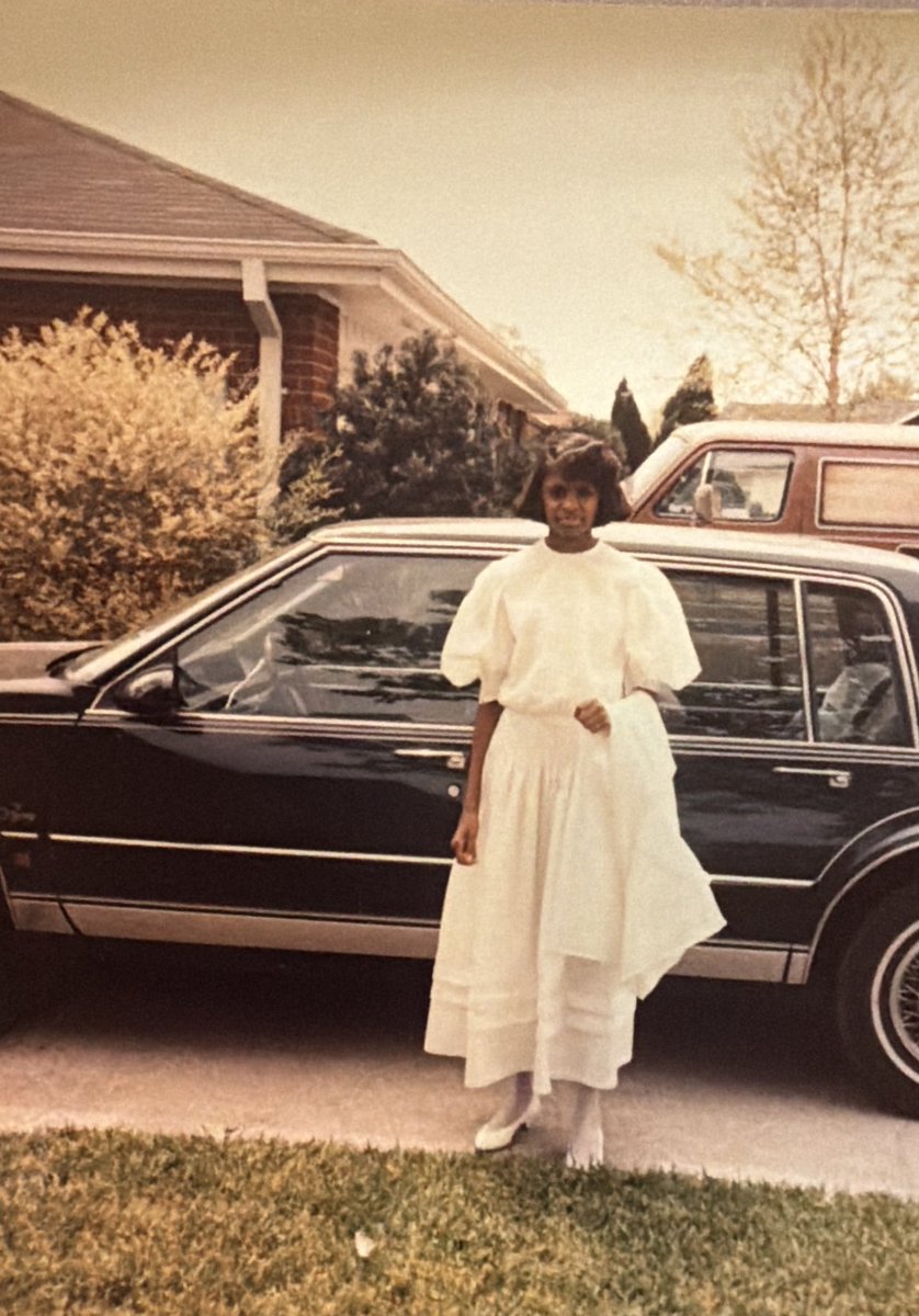 SkinnyInTheCity's tweet photo. The year 1987 

Pics from my Confirmation Mass at Peter Claver.

In 1987 Pope John Paul II visited New Orleans.

Hottest songs 👉🏾 Push It, I Need Love, I Know U Got Soul, &amp; Sweet Child of Mine

Hottest movies 👉🏾 Eddie Murphy Raw &amp; Hollywood Shuffle

Minimum wage 👉🏾 $3.35 per hour https://t.co/xbzRulOAgV