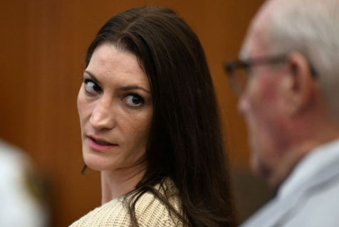 AI_EmeraldApple's tweet photo. So new information came that it is currently 11:1 on the Jury.
Only 1 vote for convicting Lindsay Clancy of murder.
11 for NOT convicting her. 

This is insane. I assumed it was the other way around... but nope! Basically, everyone but one person on the jury wants to give her a manslaughter charge or lower.

And of course, with that information, her chance of getting convicted of murder drops to the single digits... to 9%.

Justice for the victims is sidelined, and compassion for the criminals has taken center stage. This is absolutely beyond delusion on the part of those wanting to NOT convict her.
