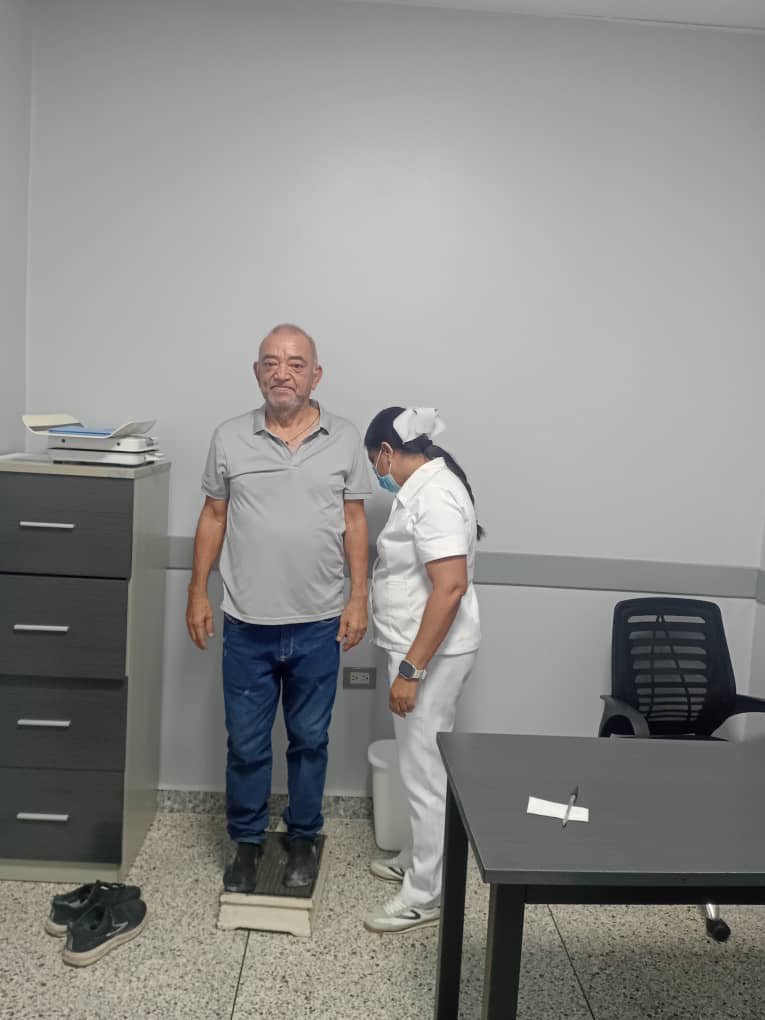 mmcvenpor26's tweet photo. Desde Centro Diagnóstico Integral Villa del Pilar Estado Portuguesa . Labor diaria Lic en Enfermería Maritza Pacheco Little en el servicio de Emergencia.
#CubaCoopera
#CubaPorLaVida https://t.co/4VTv6Cu2B7