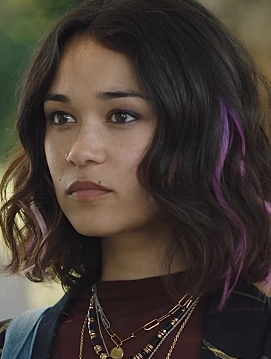 Rym_Belkassi's tweet photo. Il est temps de dire au revoir à EMI 🥹
Ce personnage que j’ai aimé dès sa première apparition au point de vouloir en devenir paro 
Mais Loryn étant partie depuis longtemps et surtout ayant à nouveau un coup de cœur pour un perso et son interprète
 Bye Emi 🩷 https://t.co/nAdXuv3GfC
