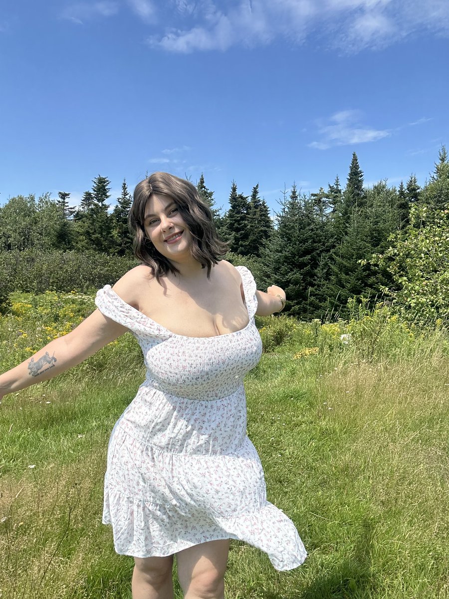 CurvyMermaidEva's tweet photo. Where I’m at it got properly warm not too long ago, what do you mean it’s already September 😅 https://t.co/MJfYSf3l4F