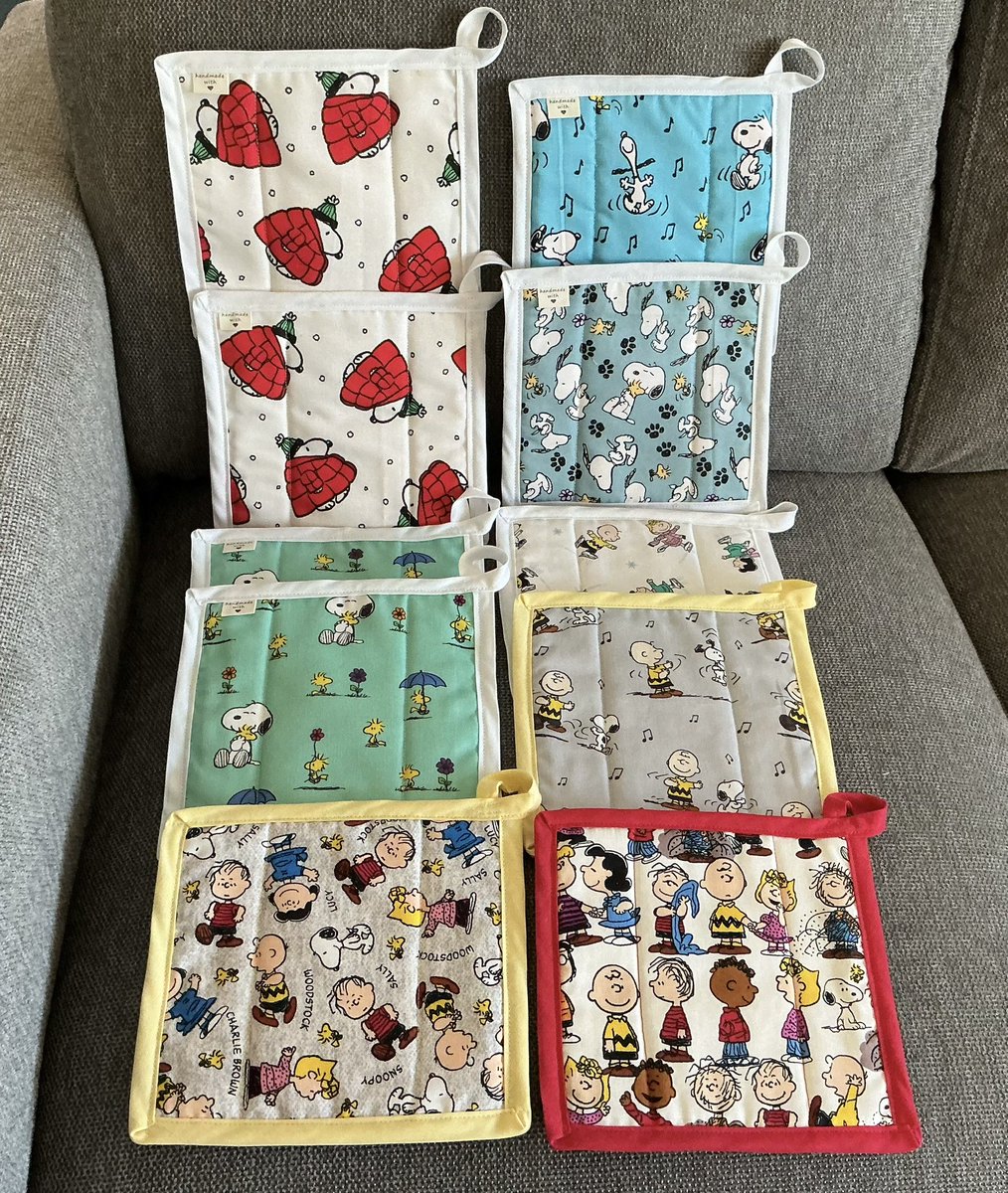Cheesecake7777's tweet photo. Happy little kitties 😻😊😻
To purchase any of these potholders, or many more just DM Mommy 😊
They make great gifts 🎁🎅🏻 https://t.co/yVwyENtcmi