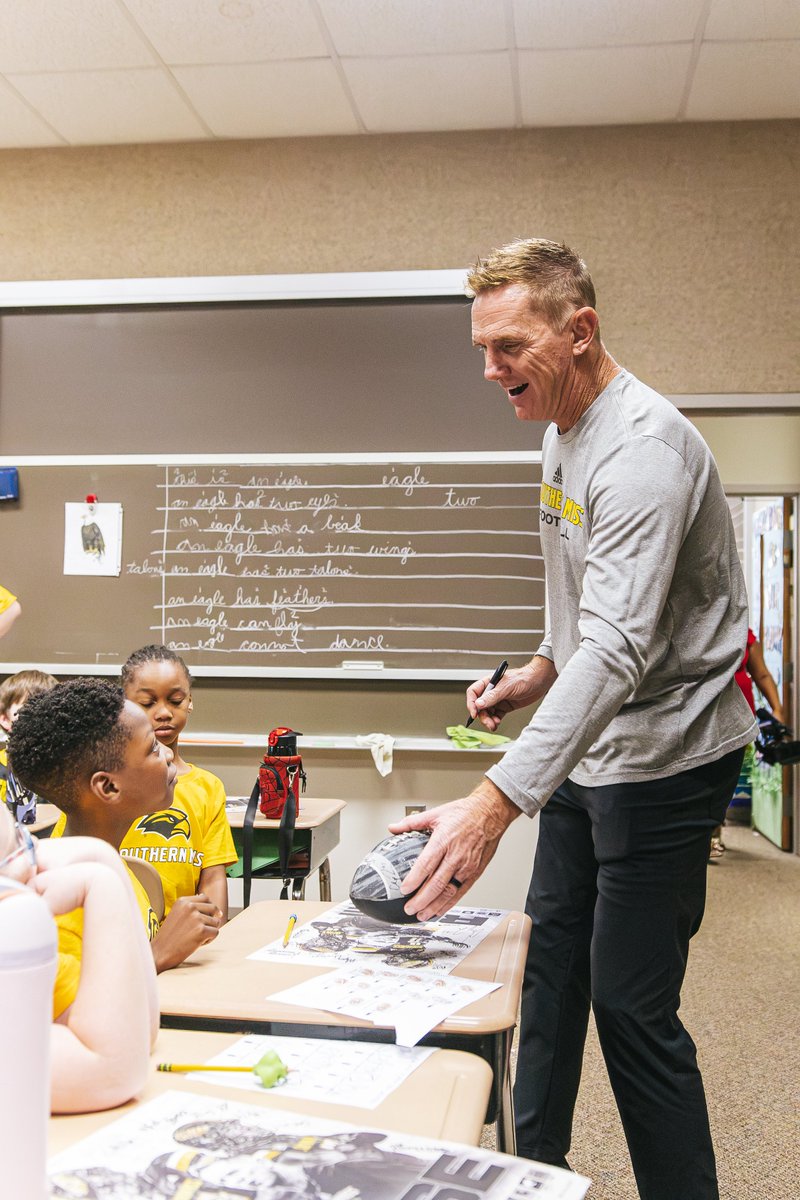 SouthernMissFB's tweet photo. It was a good morning at the DuBard School ☀️

#SMTTT https://t.co/XOni8NII0D