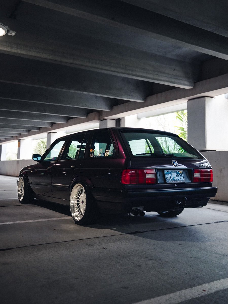 Dreams2Wonders's tweet photo. BMW 316i Touring (E30)
#bmwClassic #premiumselection #mpower https://t.co/8WlCebo1so