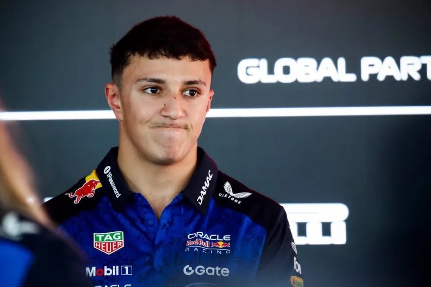SpeedSectorF1's tweet photo. 💥 Isack Hadjar SE PERDERÁ el GP de España

👉 El objetivo es volver en el GP de Azerbaiyán 

📰 [@lequipe] #F1 https://t.co/Yf5LzwgXQE