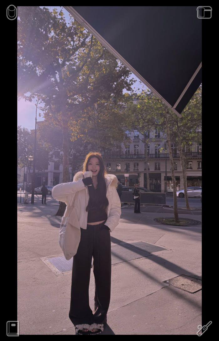 weki76's tweet photo. That evening, we head up to a rooftop lounge, taking in the sunset above Barcelona as the sky shifts through hues of amber and violet, while the sparkling city lights stretch out beneath us—a panorama that leaves me utterly awe-struck. 🦐 A glass of mint tea, crisp and refreshi https://t.co/BpUxhnLF7W