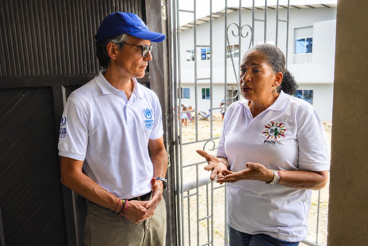 giolepri's tweet photo. Las autoridades étnicas del Medio San Juan, en Chocó, siguen enfrentando afectaciones después del terremoto: daños ambientales, confinamientos y desplazamientos en sus territorios. 

@AcnurColombia acompaña los procesos organizativos y de protección de estas comunidades, y brinda ayuda humanitaria con autoridades y aliados, buscando la protección de sus derechos.