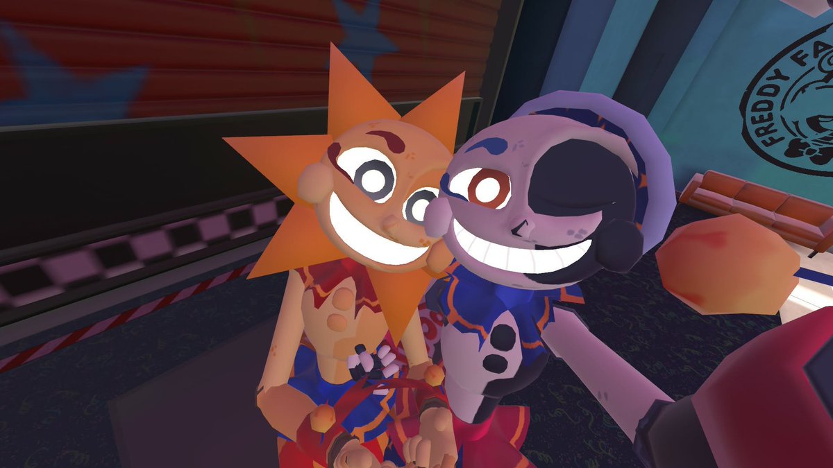 ScuttleDolly's tweet photo. Before and after I got my first vr headset! My wonderful bf took the pics ❤️❤️❤️

#FNAF #SMG4 #MrPuzzles #MrWpnz #DaycareAttendant #FNAFSecurityBreach #VRChat #GunShow https://t.co/49ty2VatfH