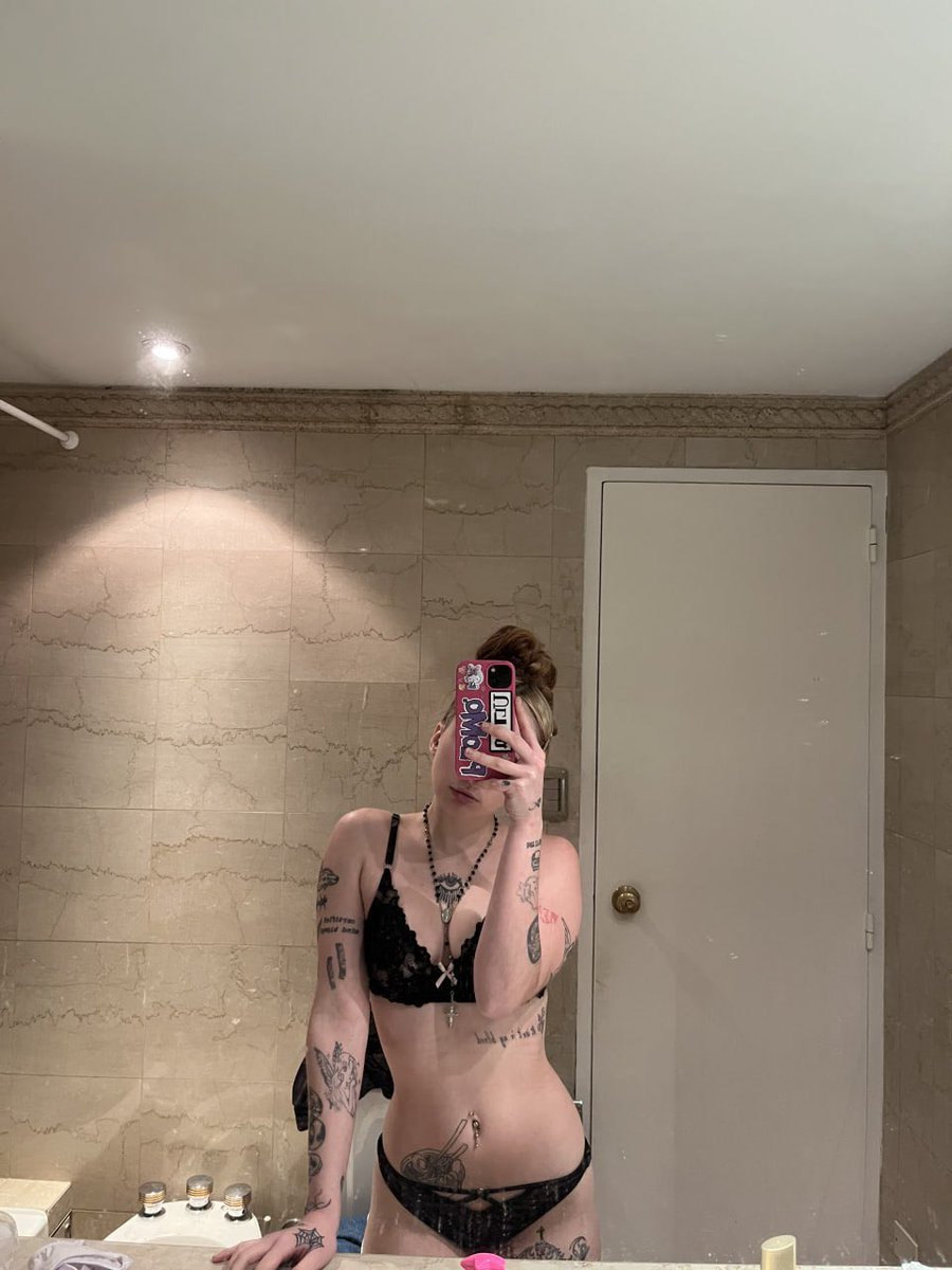 frostymallpr's tweet photo. fuck, i want someone to touch me so bad 🥲🥲 https://t.co/O3Mjl17OBc
