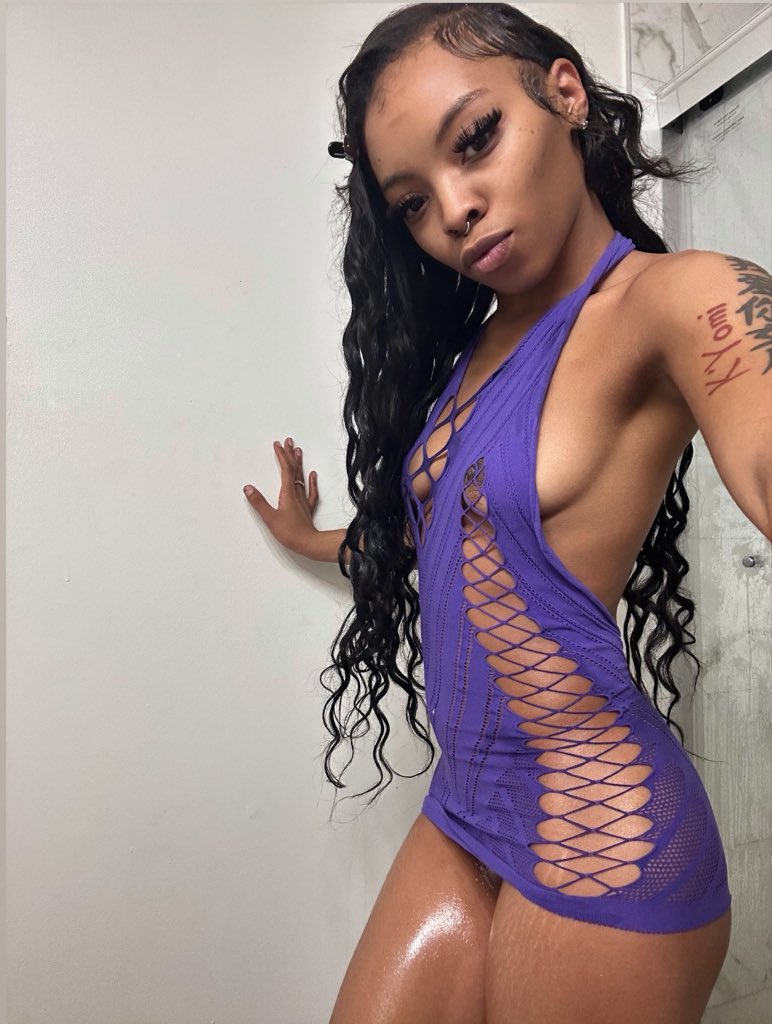 Chasaniii_'s tweet photo. 💜 FaceTime me https://t.co/r6nVDH2UbJ