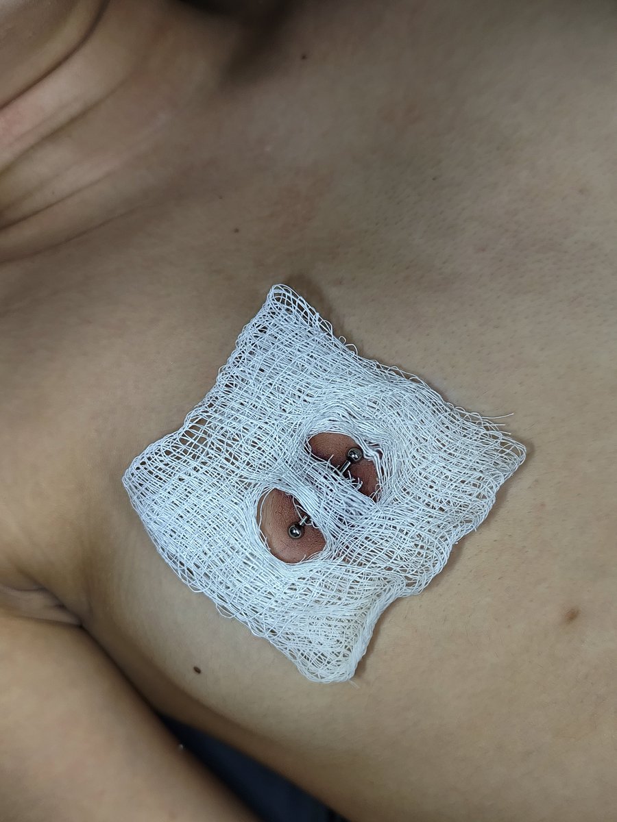 CibeleBodyArt's tweet photo. Ela quis censura, e nós respeitamos… 

Mas a perfuração nos mamilos? Essa ficou sem censura! https://t.co/IQLapRDI2E