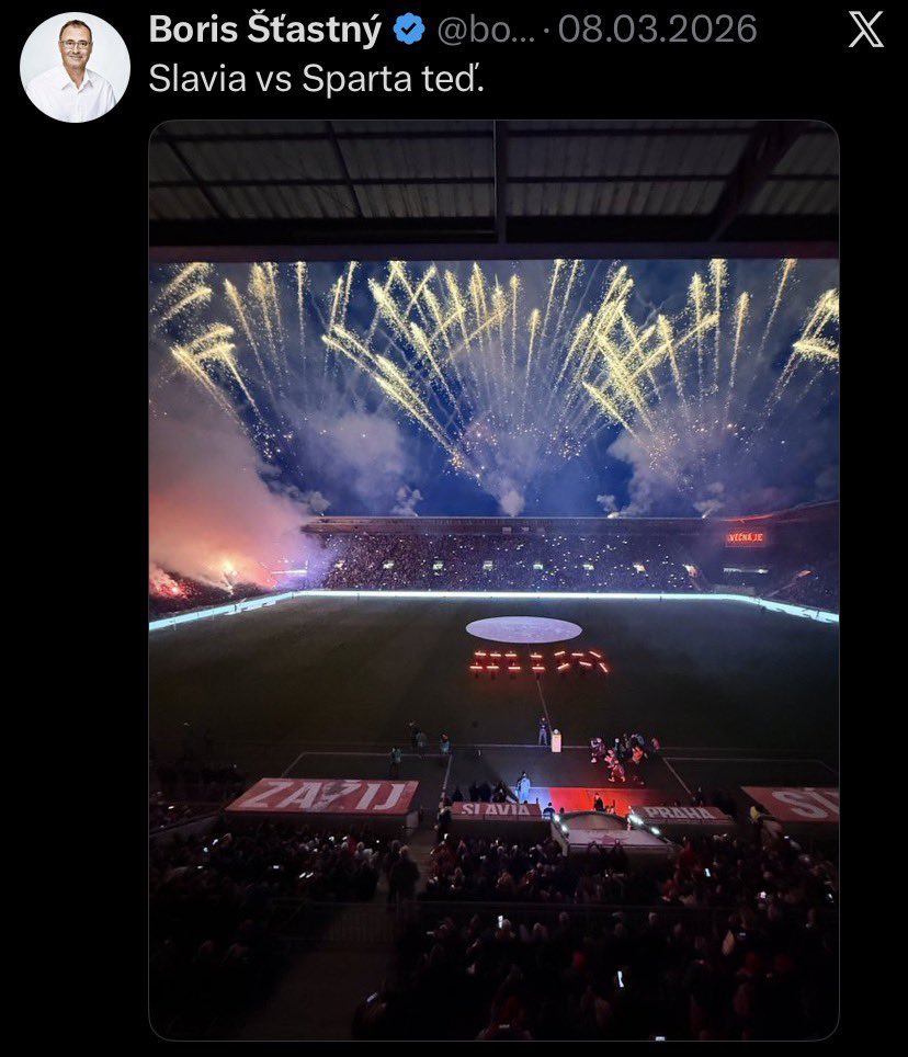 za_carou's tweet photo. Pracovní skupina s názvem "Bezpečí na stadionech". Aktivně se snaží, aby používání pyrotechniky bylo trestným činem.

Foto č. 1 - pracovní skupina
Foto č. 2 - @JaroslavTvrdik
Foto č. 3 - @borisstastny 
Foto č. 4 - @PatrikNacher

Zajímavé názorové veletoče členů této skupiny. Není to náhodou pověstný dvojí metr?