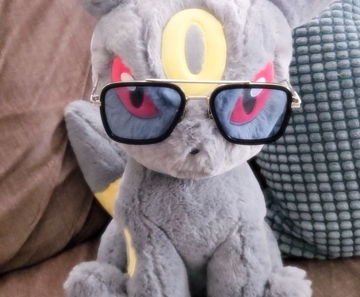 Acervoumbreon's tweet photo. Gênio, (eu sou um pokemon que evolui com o poder da amizade a noite) bilionário, (não tenho um real na conta) playboy, (não) filantropo. (Nem sei o que é isso) https://t.co/yx8TNpECuA
