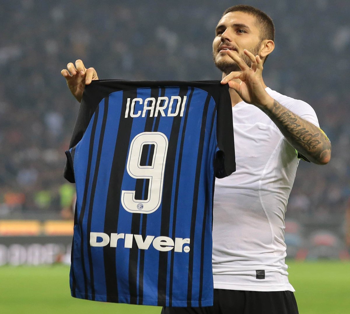 ElcheXTRA's tweet photo. 𝐒𝐎𝐑𝐓𝐄𝐎 👕‼️

Si Mauro Icardi acaba fichando por el Elche CF a lo largo de la presente temporada (26/27), desde Elche XTRA sortearemos su camiseta 𝕆𝔽𝕀ℂ𝕀𝔸𝕃. 💚

Los requisitos:

👉🏻 Seguir a @albertutska, @saanticandeel_ y a @ElcheXTRA.

🔄 Rt a este post.

Suerte!!! https://t.co/Tb0ycpUMIP