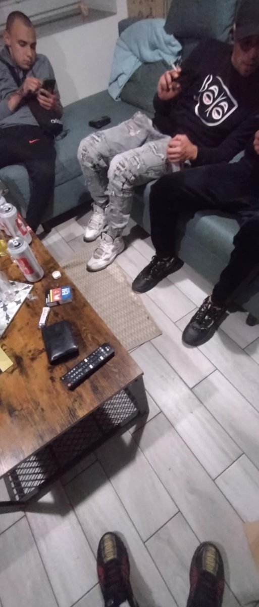 mrsneakerspl19's tweet photo. #hetero #gay #alco #drug #party https://t.co/m9H7Qpf2xf