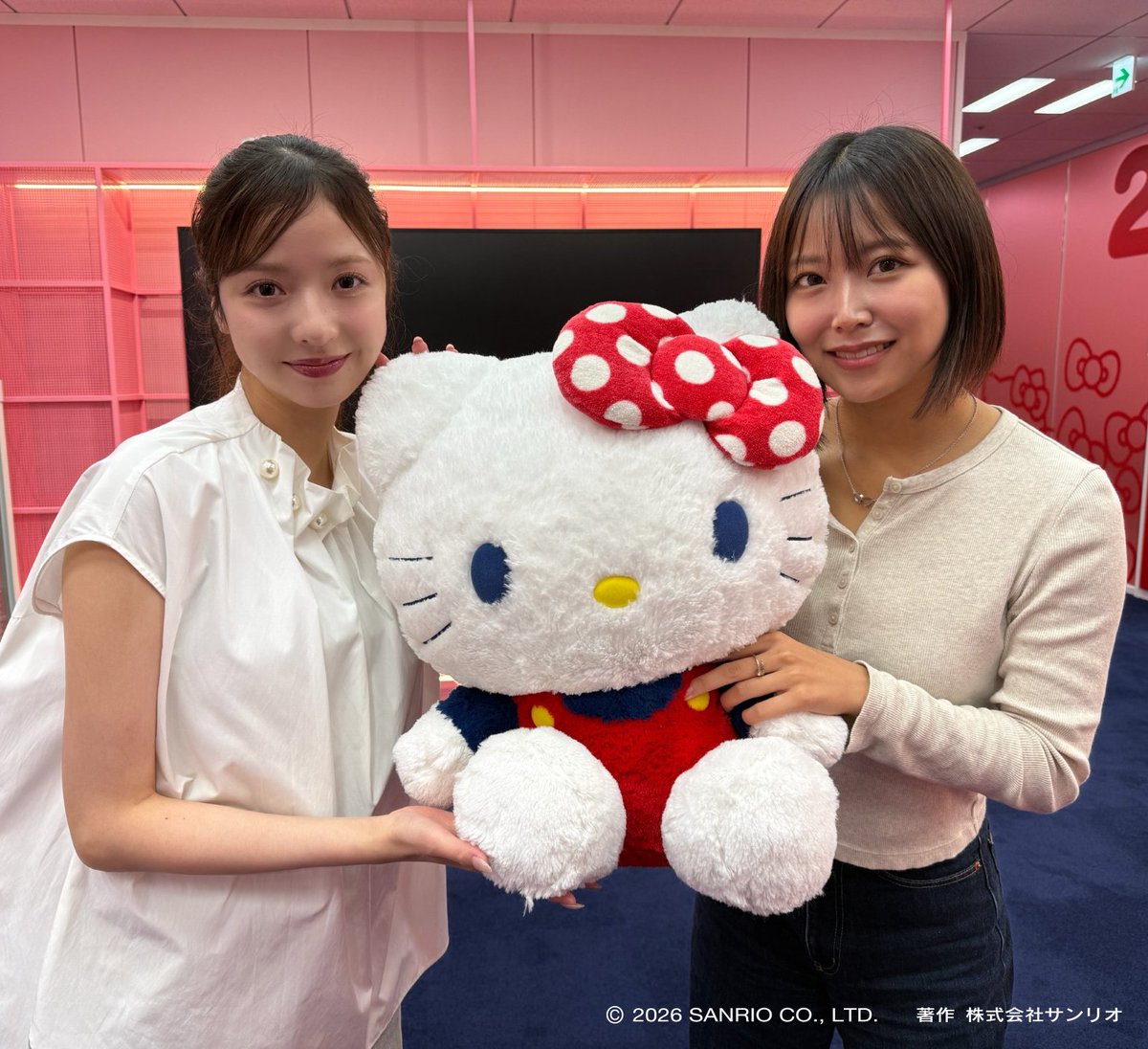 SANRIO_Vfes's tweet photo. ／
#サンリオVdol
審査員の皆さん👑
＼
先日開催された #サンリオVdol の決勝イベント👀
当日審査員を務めてくださった皆さんが、サンリオオフィスに遊びに来てくれたよ🎵

・足太ぺんた さま 
・白間美瑠 さま 
・和田まあや さま 

ありがとうございました💖 https://t.co/AHW8pJfVAz