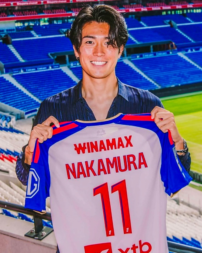 eurofootcom's tweet photo. 🚨🇯🇵 𝐎𝐅𝐅𝐈𝐂𝐈𝐀𝐋 | Keito Nakamura (26) is the FIRST ever Japanese player in Lyon history! 🥇✅ 

He started his professional career in Japan for Gambo Osaka, now he's in Ligue 1.

"This is a very special moment.", said Nakamura. 🥹❤️‍🩹 https://t.co/C2Rj81ewOv