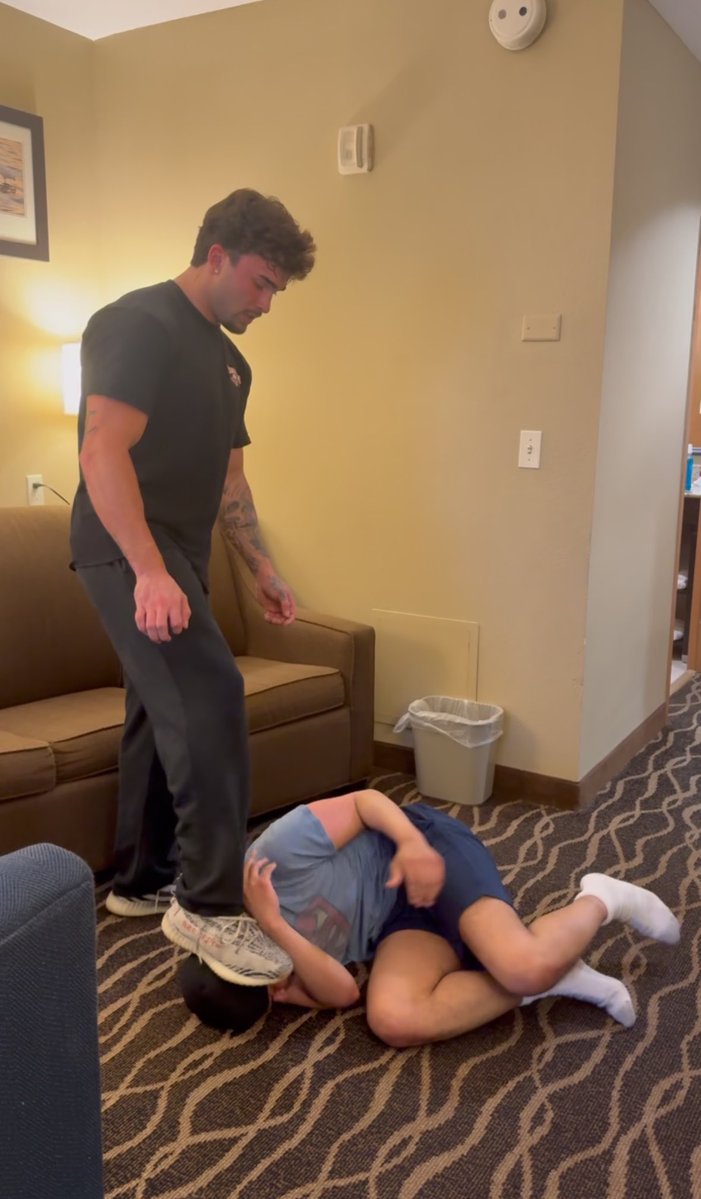Masterjay2003's tweet photo. Being an a$$hole pays 🤣👊🏽 https://t.co/nfyYm7BVL9