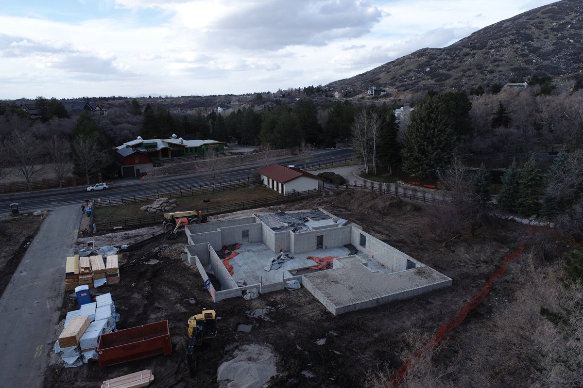 gmilarconst's tweet photo. The biggest custom home budget surprises don’t happen in finish showrooms; they lie in the dirt. From soil haul-off to sewer ejector pumps, here’s why early civil engineering protects your build: https://t.co/0CgNzOVIop

#UtahHomes #CustomBuilder https://t.co/mxUovYoWac