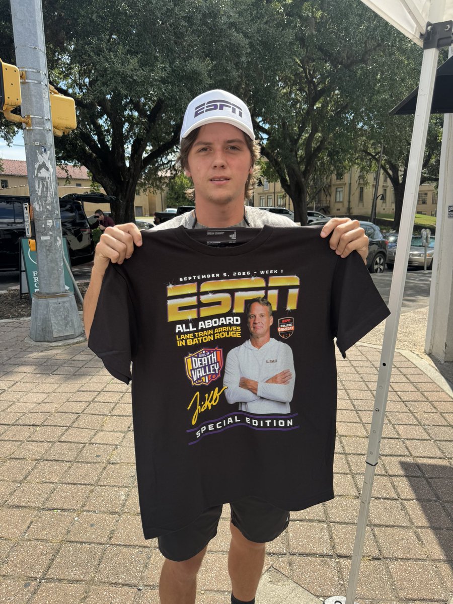 LSUNILStore's tweet photo. We’ve arrived and so have the fans! 

At Bengals and Bandits until close! Come grab your free hat or tote bag when you cop our shirts! https://t.co/HhgewArgyw