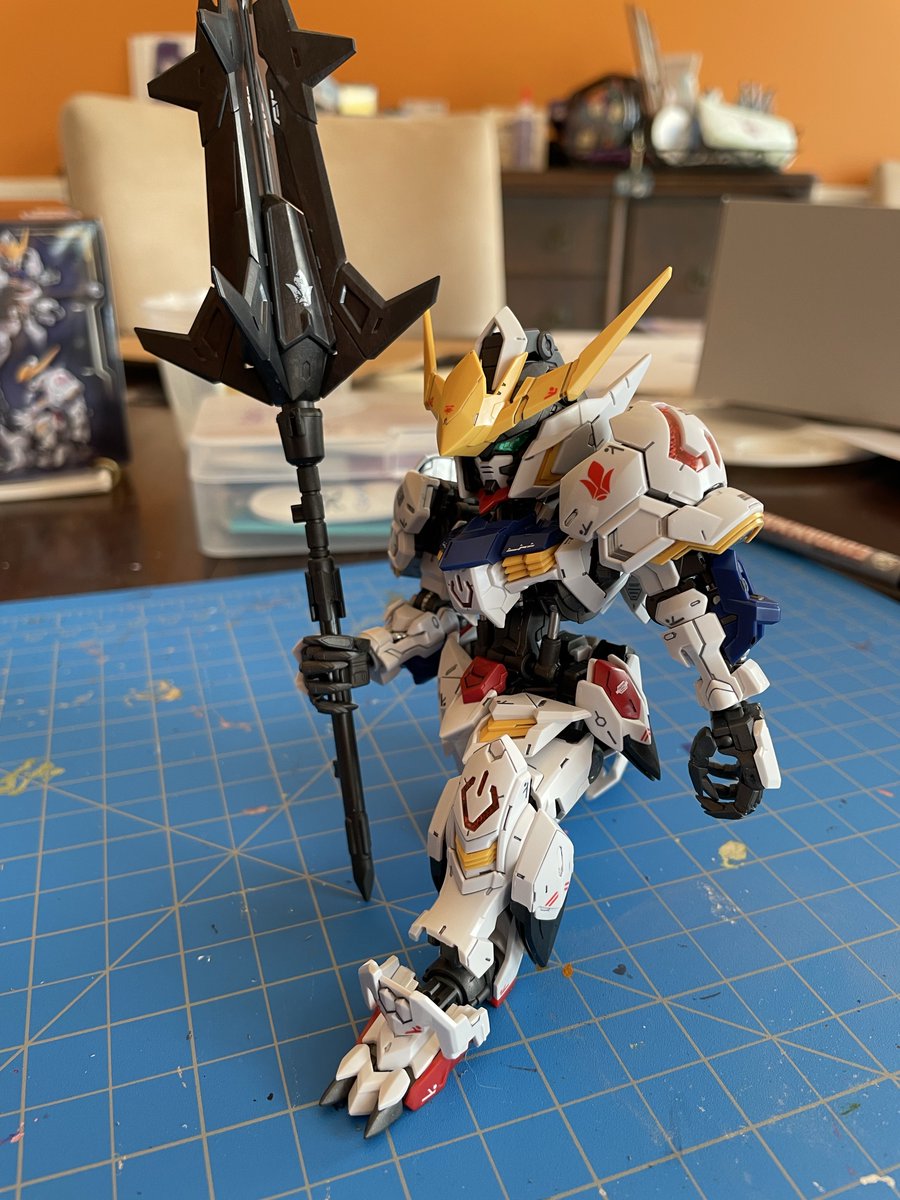 SparkyQuarky's tweet photo. I spent so much time on this kit, but only because I loved it so much. The MGSD line is officially my favorite now. 
Including the unnecessary details I painted on the back because I love how it came out. https://t.co/ssceQuG9pv