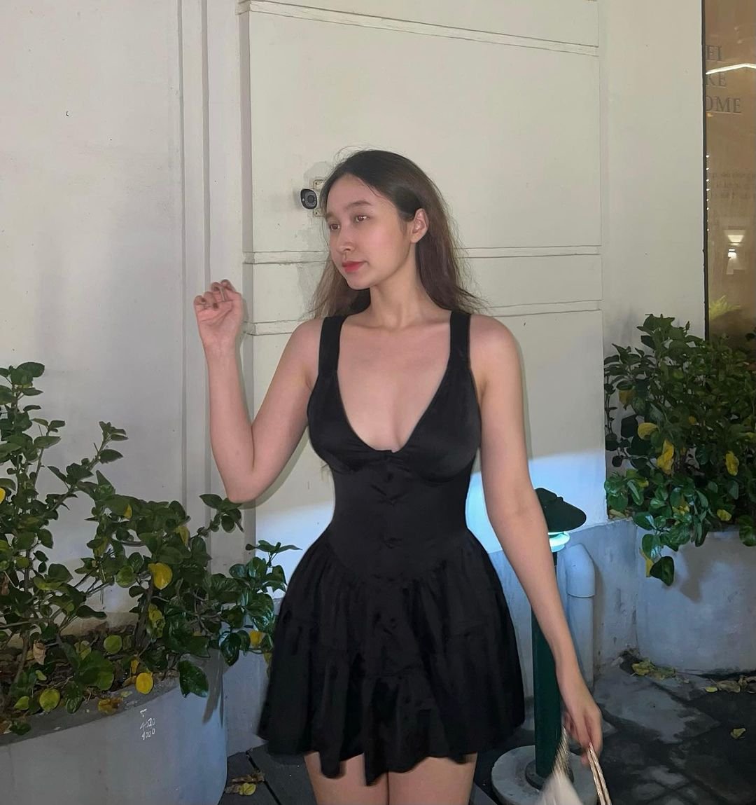 DungLe60132's tweet photo. 临时决定去买酸辣粉，回来的路上风很舒‌服，小愿望被满‍足得刚刚好。原来安心可以如此具体。 https://t.co/HXsMrLwgOC