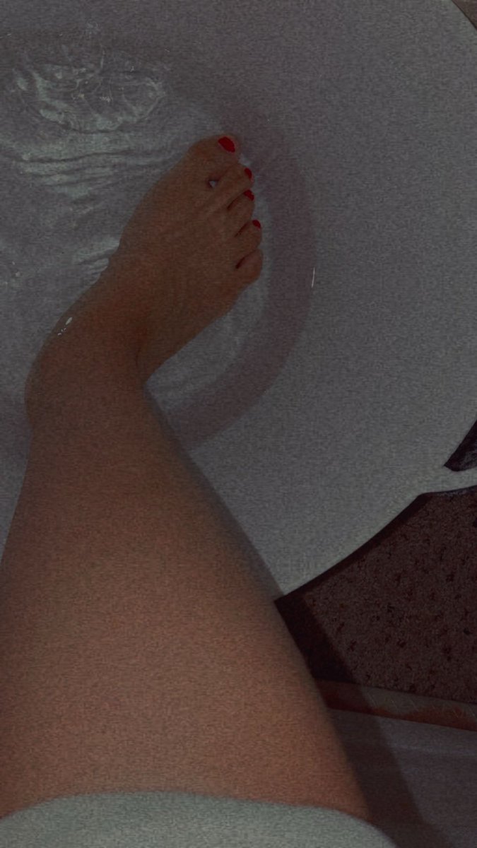 prettyliVibe's tweet photo. Feet pics for sell, DM me for more ✨ https://t.co/dBx5xwyvLc