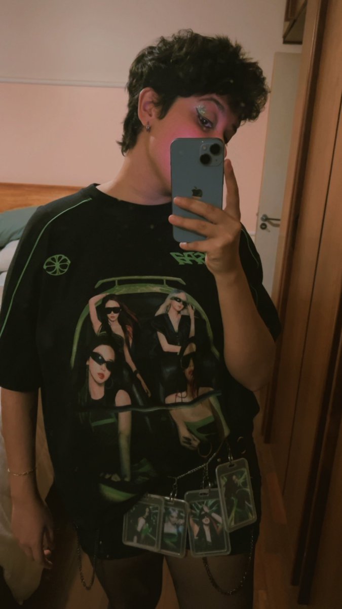 yTokiz_'s tweet photo. Aespa eu to indo te ver :P 
Vai ter sapatão maquiada de gliterzinho SIM! https://t.co/BNYeKkO6Ay